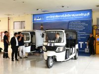 มทร.ธัญบุรี รับมอบรถไฟฟ้า สนับสนุนพลังงานสะอาด