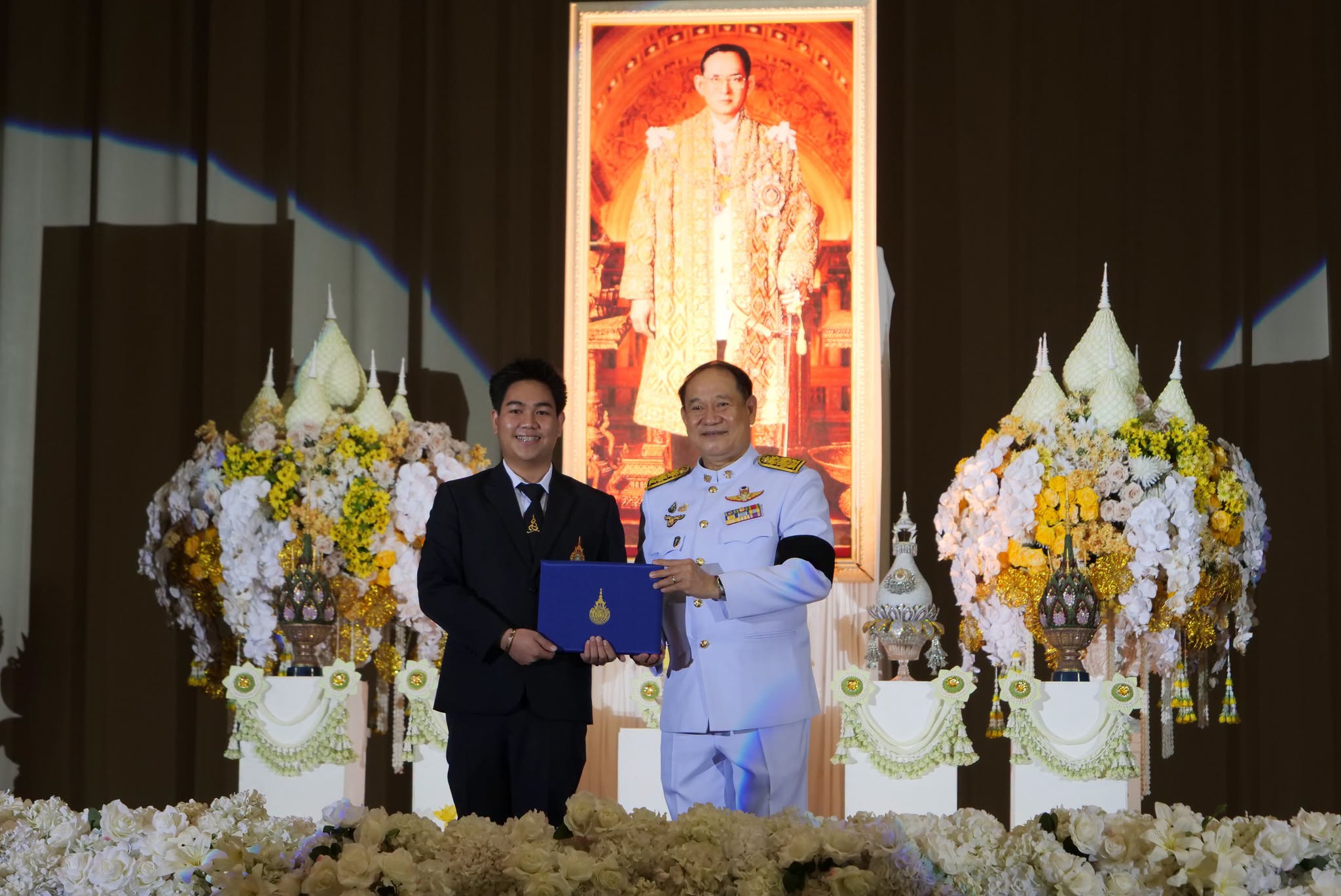มทร.ธัญบุรี จัดพิธีมอบโล่ยกย่องนักศึกษาผู้มีความประพฤติดีและสร้างคุณประโยชน์แก่สังคม
