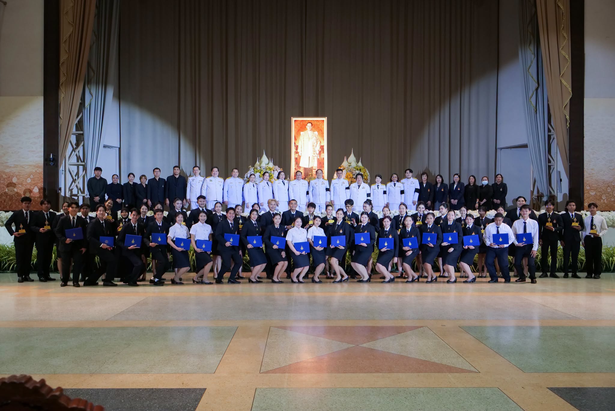 มทร.ธัญบุรี จัดพิธีมอบโล่ยกย่องนักศึกษาผู้มีความประพฤติดีและสร้างคุณประโยชน์แก่สังคม