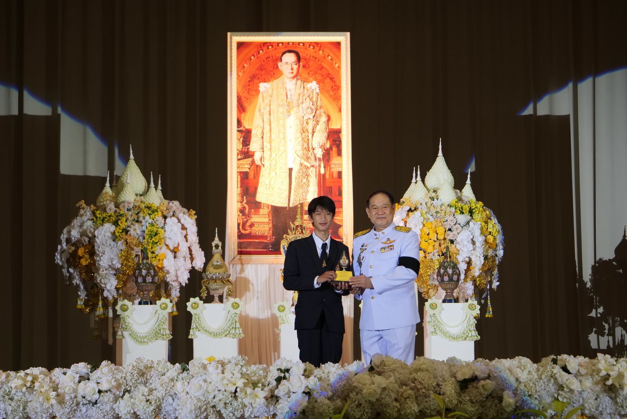 มทร.ธัญบุรี จัดพิธีมอบโล่ยกย่องนักศึกษาผู้มีความประพฤติดีและสร้างคุณประโยชน์แก่สังคม