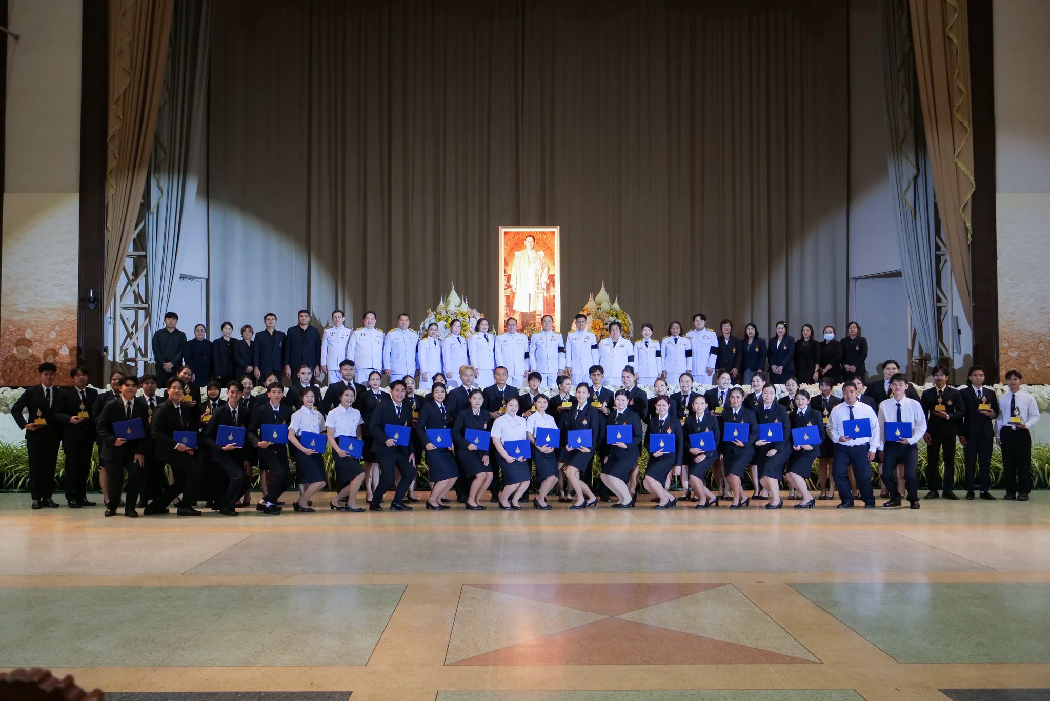 มทร.ธัญบุรี จัดพิธีมอบโล่ยกย่องนักศึกษาผู้มีความประพฤติดีและสร้างคุณประโยชน์แก่สังคม
