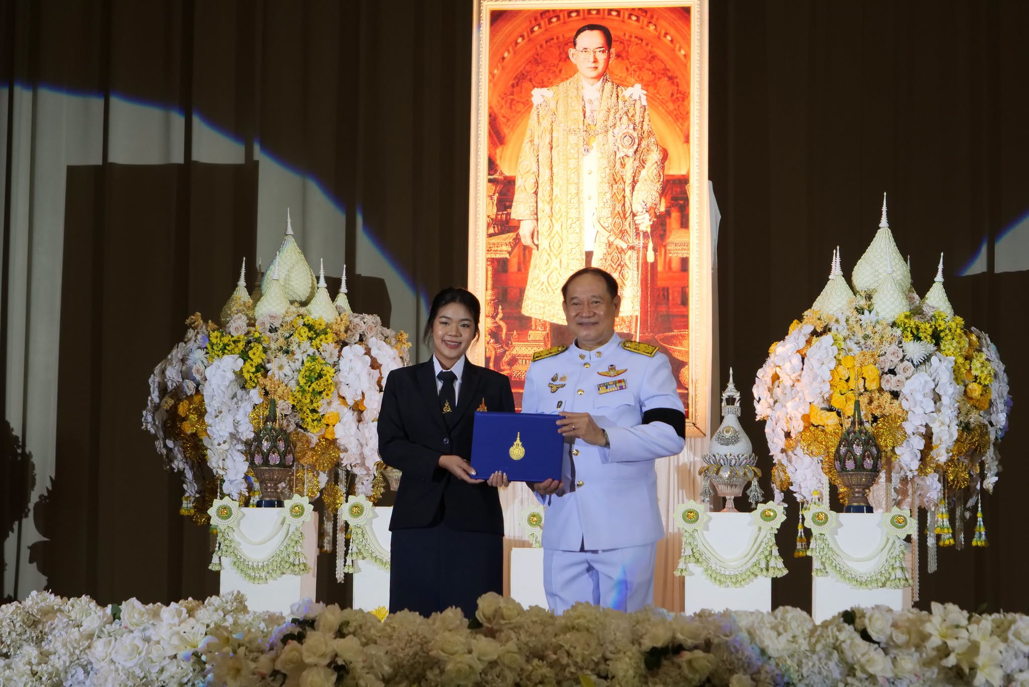 มทร.ธัญบุรี จัดพิธีมอบโล่ยกย่องนักศึกษาผู้มีความประพฤติดีและสร้างคุณประโยชน์แก่สังคม