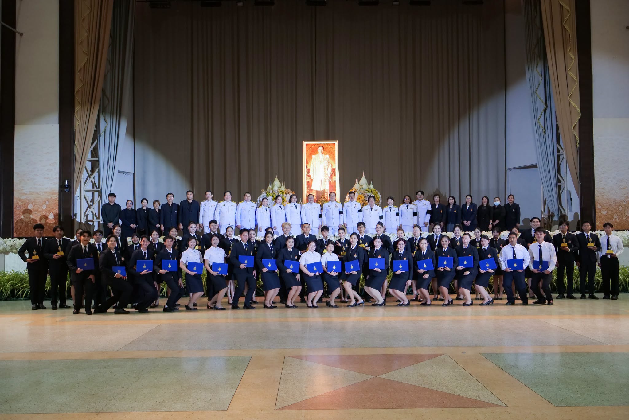 มทร.ธัญบุรี จัดพิธีมอบโล่ยกย่องนักศึกษาผู้มีความประพฤติดีและสร้างคุณประโยชน์แก่สังคม