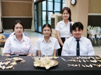 สถานีวิทยุ มทร.ธัญบุรี ร่วมโครงการ ‘ร้อยดวงใจ ถวายอาลัย ประดิษฐ์ดอกไม้จันทน์