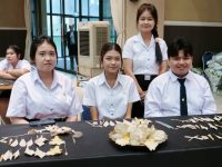 สถานีวิทยุ มทร.ธัญบุรี ร่วมโครงการ ‘ร้อยดวงใจ ถวายอาลัย ประดิษฐ์ดอกไม้จันทน์