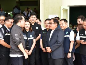 รมว.สาธารณสุข เยี่ยมที่พักชั่วคราว มทร